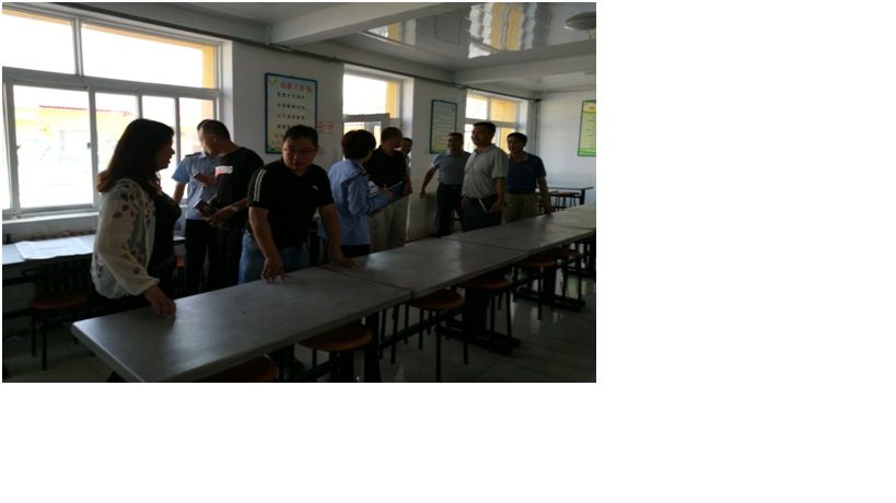 延庆区四海镇镇领导带领相关科室对四海小学...
